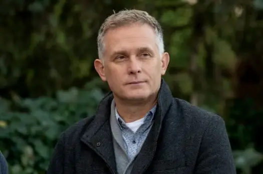 Artur Rogowski z M jak miłość: tajemnice, konflikty i relacje